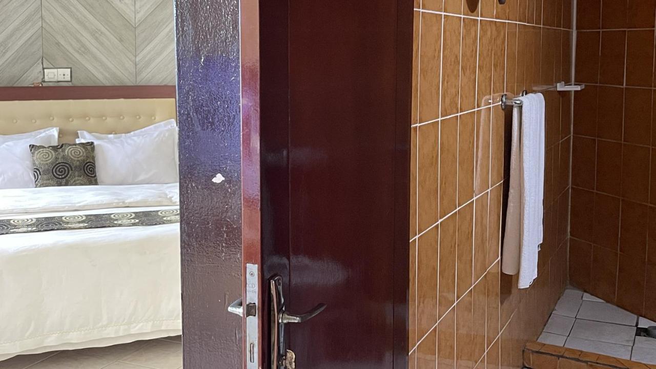 Hotel Les Polygones Kribi Exterior photo