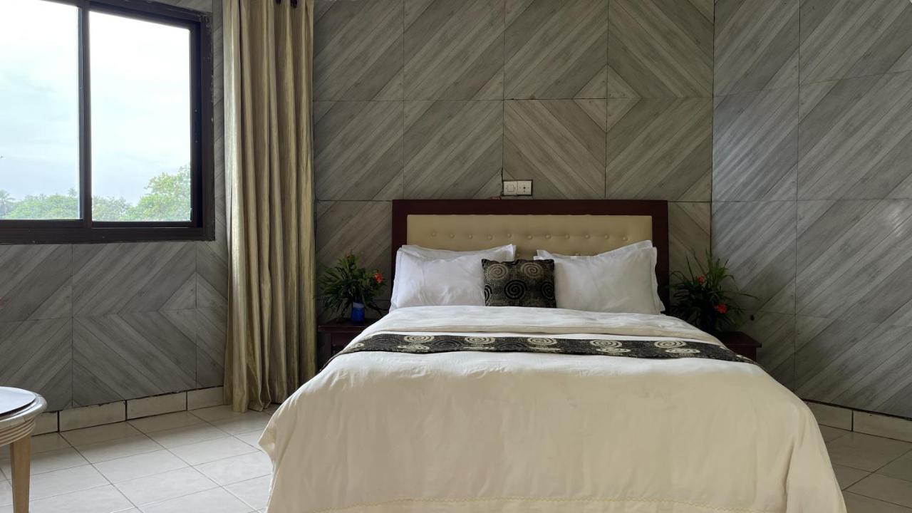 Hotel Les Polygones Kribi Exterior photo