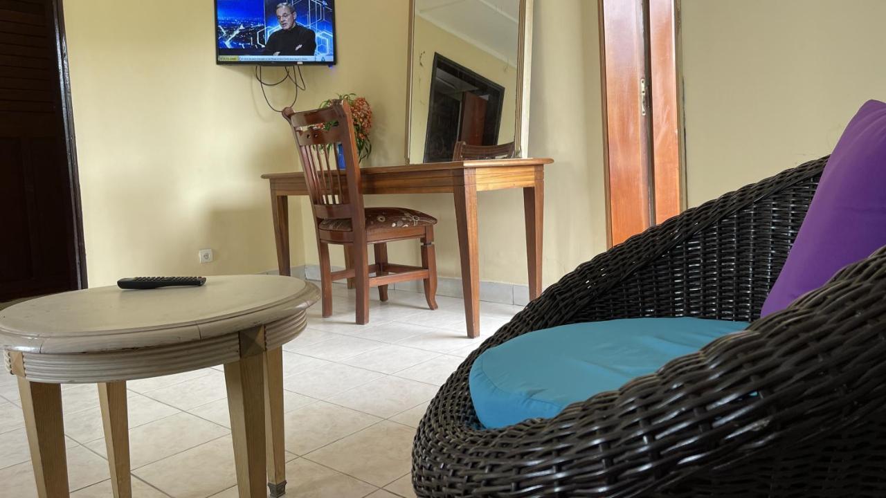 Hotel Les Polygones Kribi Exterior photo