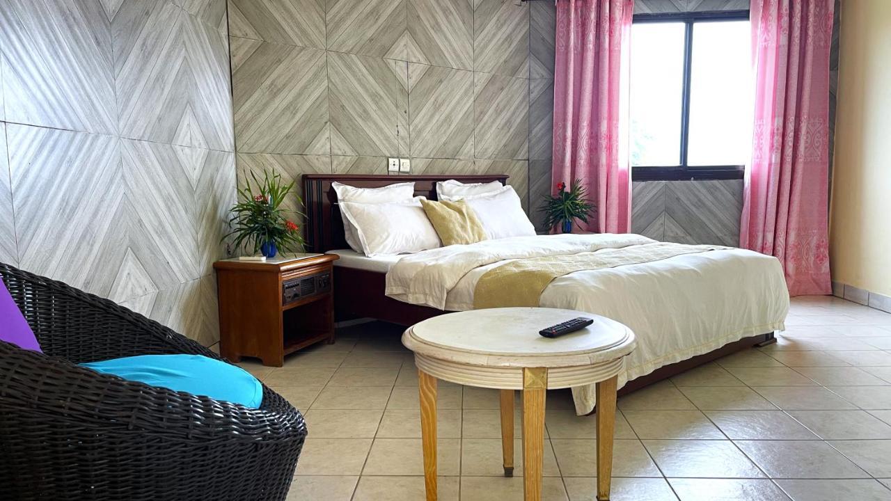 Hotel Les Polygones Kribi Exterior photo
