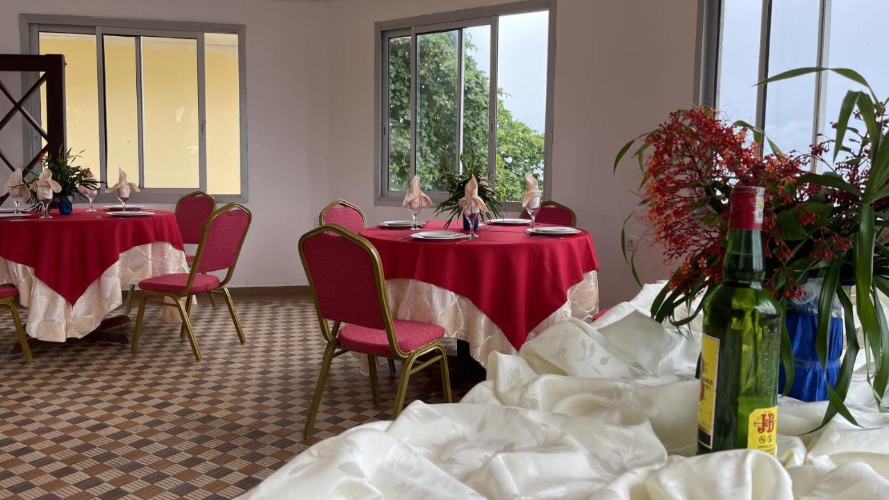 Hotel Les Polygones Kribi Exterior photo