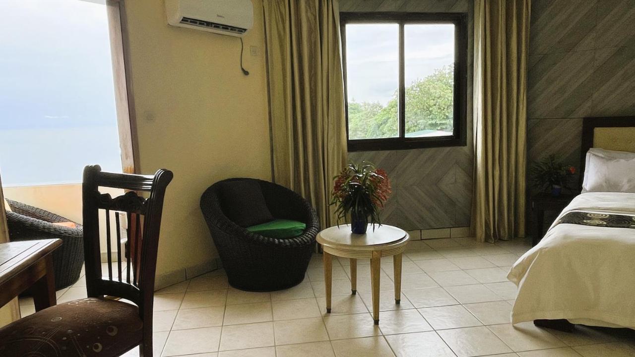 Hotel Les Polygones Kribi Exterior photo