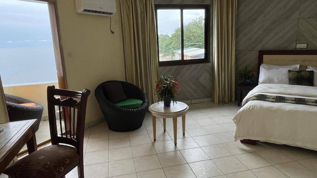 Hotel Les Polygones Kribi Exterior photo