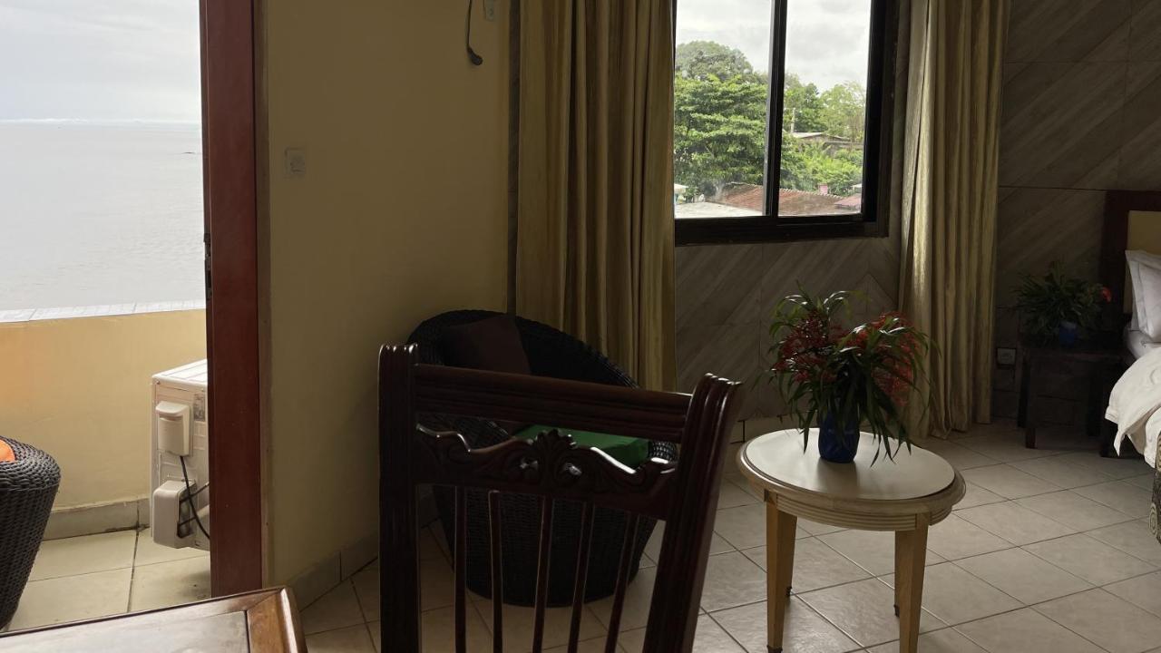 Hotel Les Polygones Kribi Exterior photo